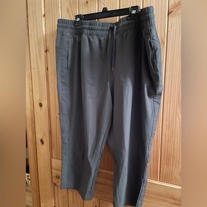 Tek Gear Women’s Capris 1X